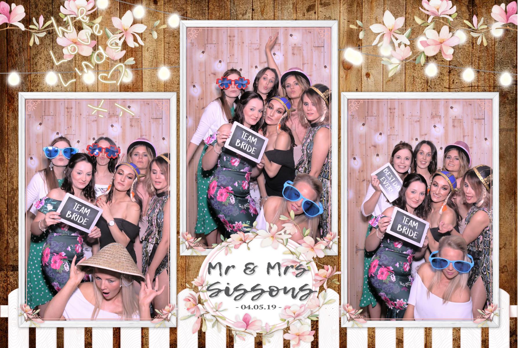 Mr and Mrs Sissons | View more photos from the event at gallery.blissbooth.co.uk/u/BlissBooth/Mr-and-Mrs-Sissons